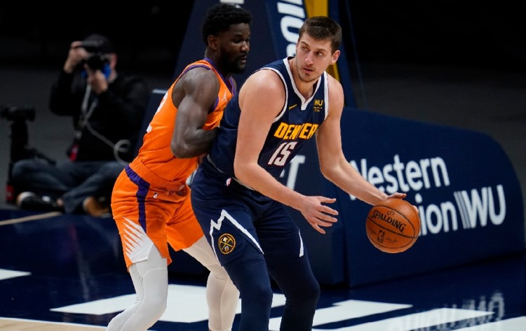 约基奇生涯常规赛交手艾顿11胜4负 季后赛交手3胜6负